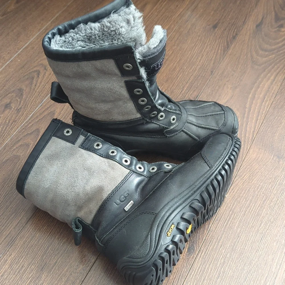 UGG Adirondack II Leather & Shearling Boot - Picture 3 of 12